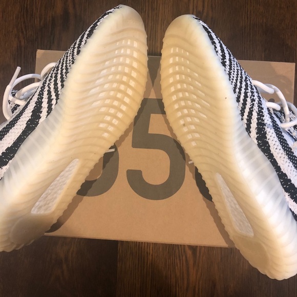 YEEZY Boost 350 V2 - Picture 4 of 7